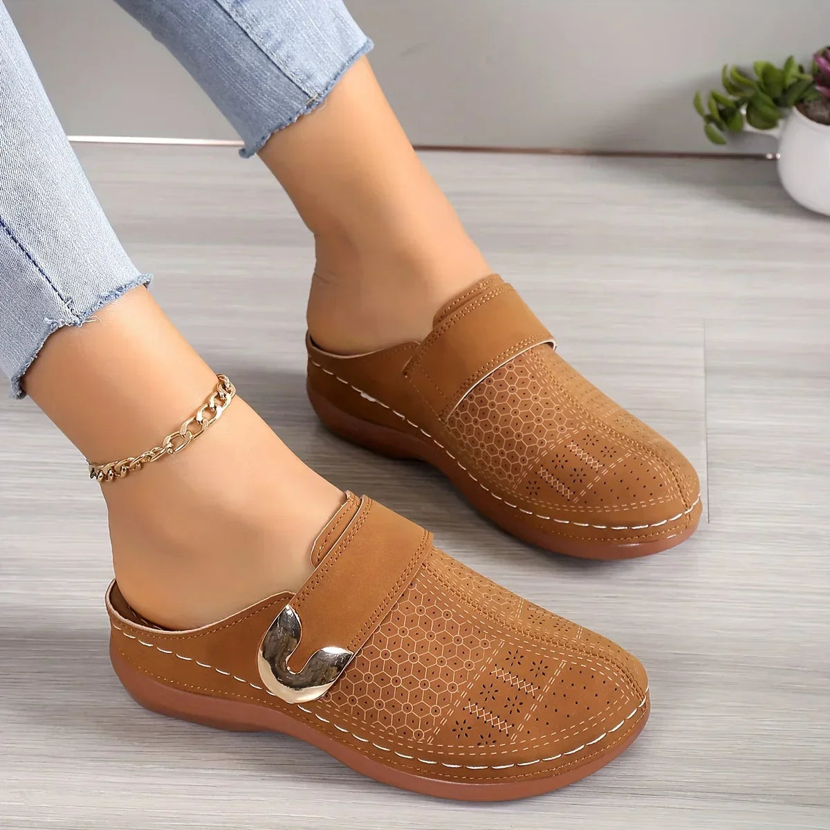 Caprielle | Chic Supportive Wedge Sandals