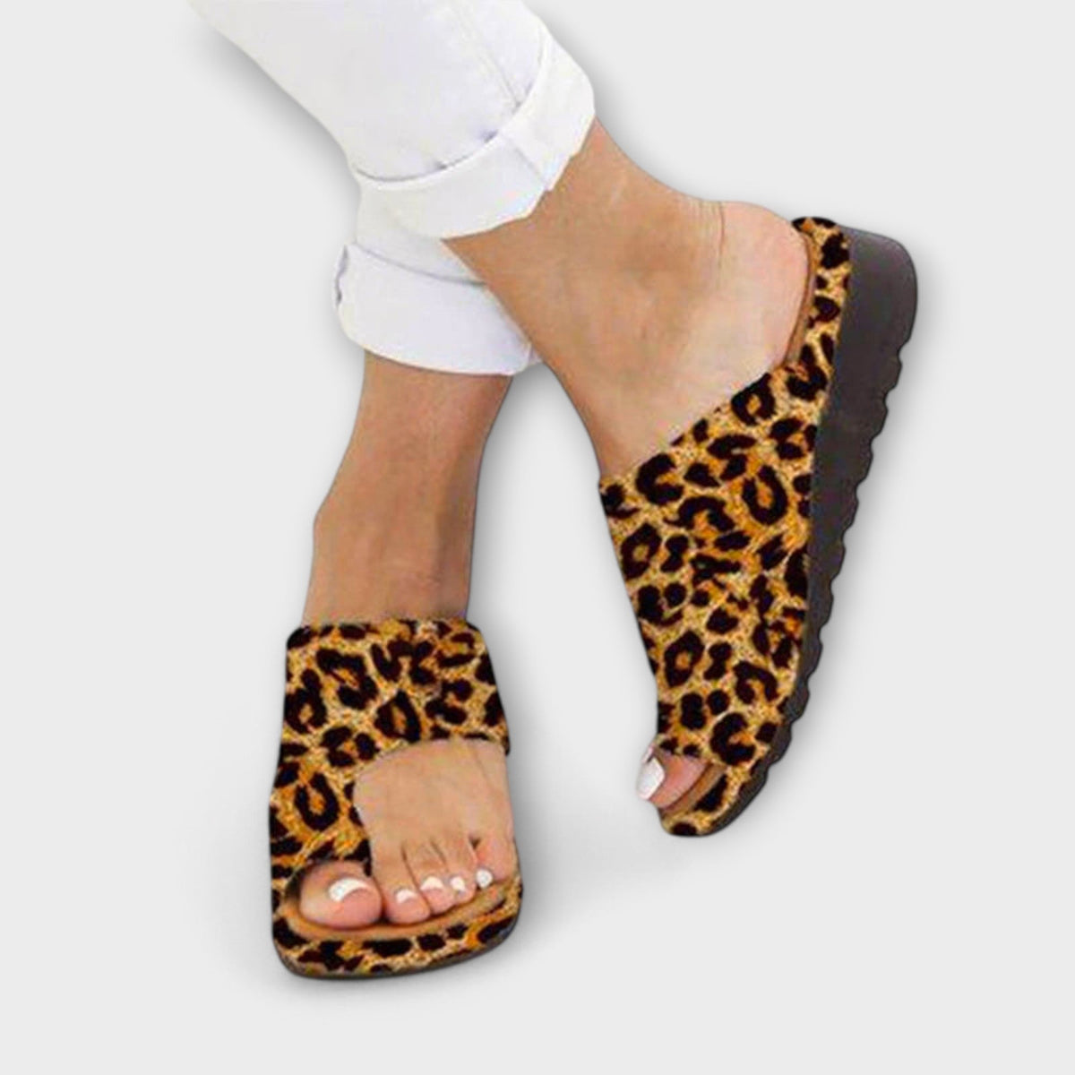 Candice Toe-Loop Slides in Leopard Print