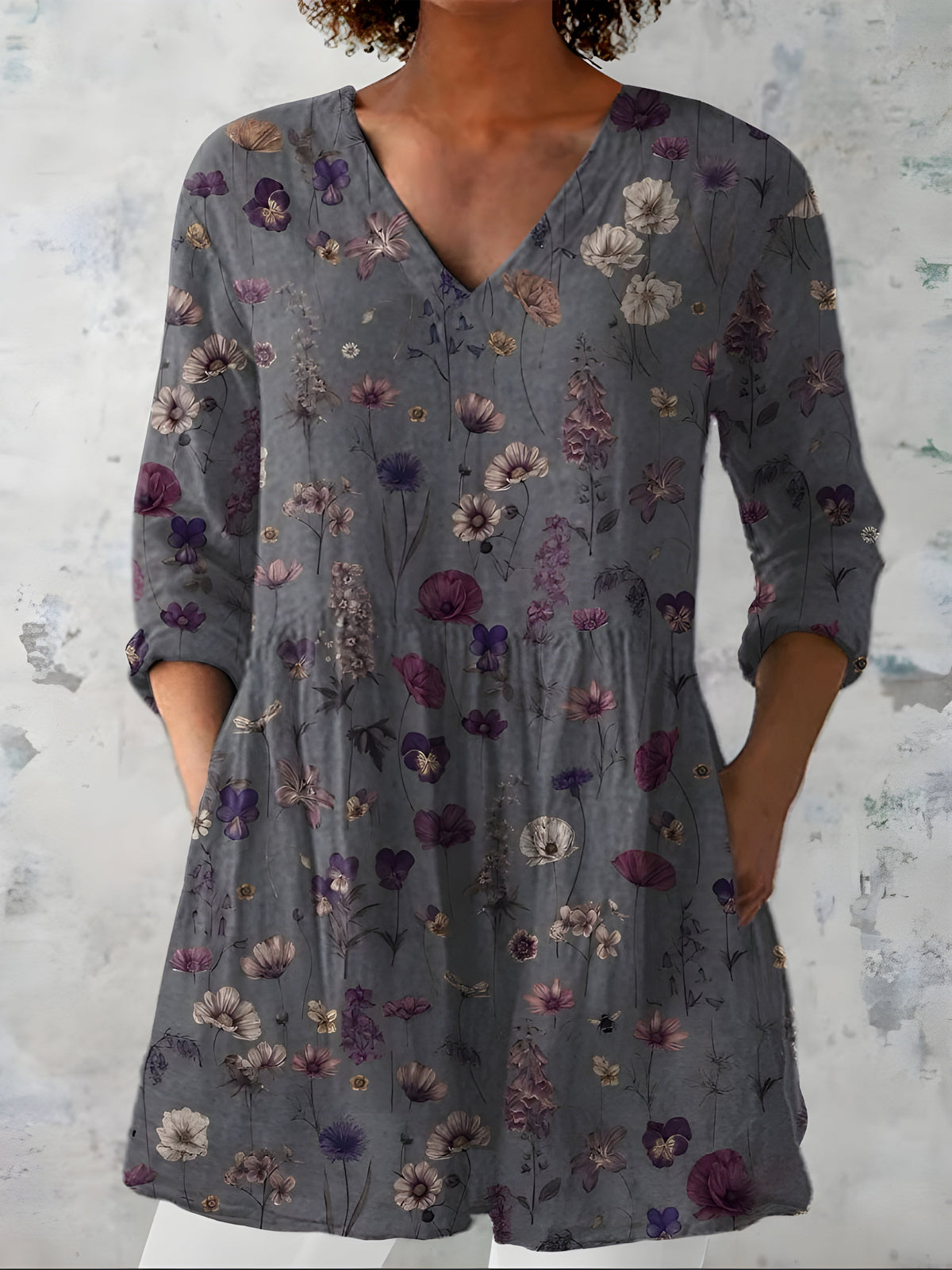 Dovie Wildflower Print Tunic in Gray