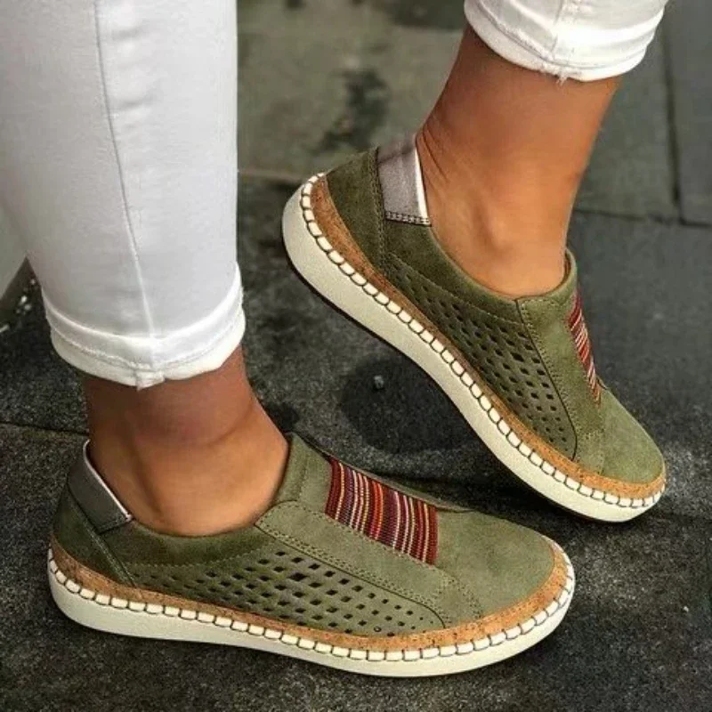 Minnie Stripe Band Sneakers in Green