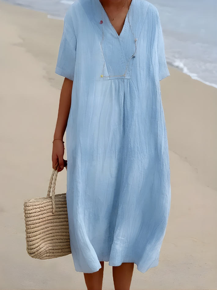 Wilhelmina Crinkle Midi Dress in Blue